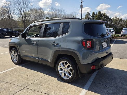 Used 2018 Jeep Renegade Latitude image 7