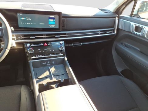 Used 2026 Hyundai Santa Fe SE image 9