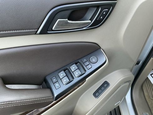 Used 2019 Chevrolet Tahoe LT image 17