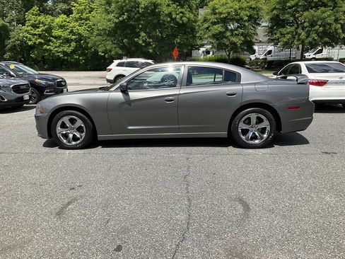 Used 2012 Dodge Charger SE w/ Sport Appearance Group RWD image 6