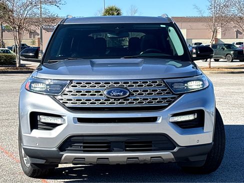 Used 2021 Ford Explorer Limited w/ Equipment Group 301A image 2