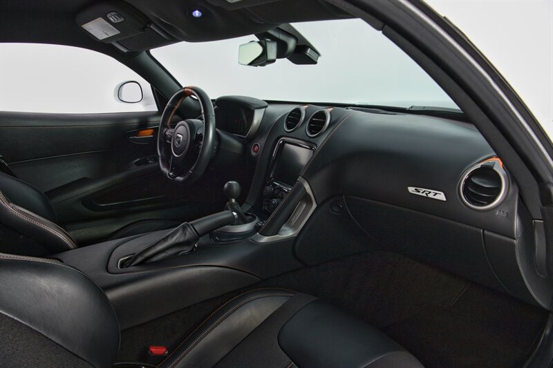 Used 2014 SRT Viper SRT-10 RWD image 32