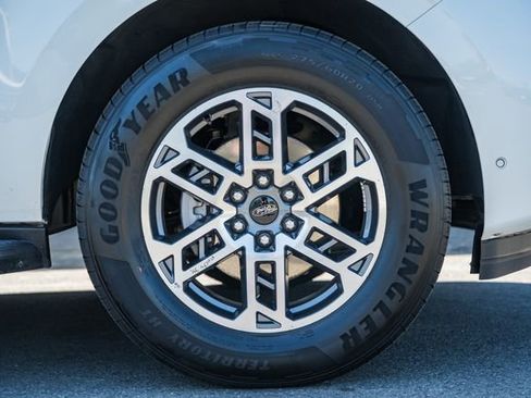 Used 2025 Ford Expedition Active RWD image 28