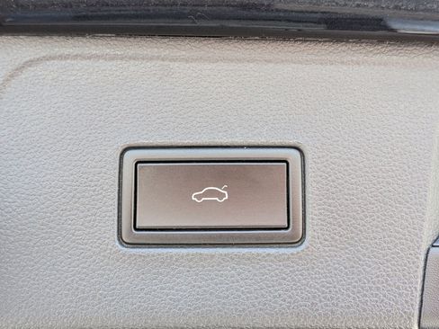 Used 2021 Volkswagen Atlas SE FWD image 35