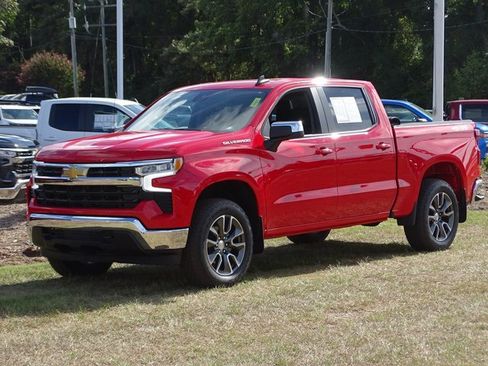 Used 2023 Chevrolet Silverado 1500 LT image 2
