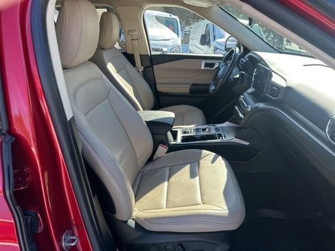 Used 2020 Ford Explorer XLT w/ Equipment Group 202A image 15