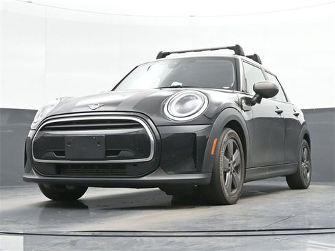 Used 2022 MINI Cooper 4-Door Hardtop image 9