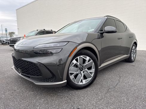 Used 2024 Genesis GV60 RWD image 3