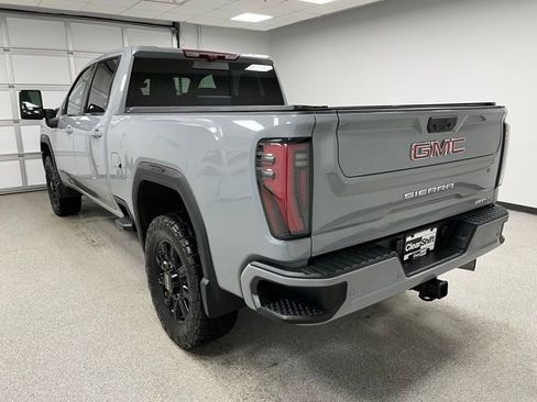 Used 2024 GMC Sierra 3500 AT4 w/ AT4 Premium Plus Package AWD/4WD image 8