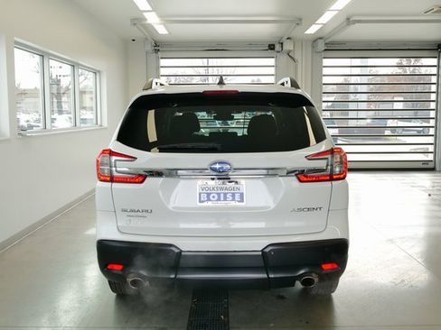Used 2023 Subaru Ascent Premium w/ Convenience Package image 5
