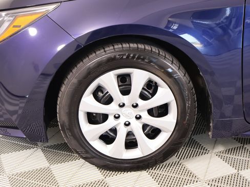 Used 2025 Toyota Corolla LE FWD image 16