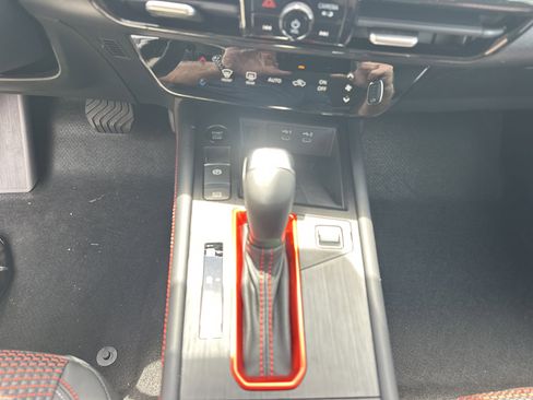 New 2026 Nissan Kicks SR FWD image 18