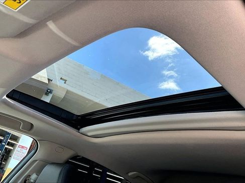 Used 2024 Honda Civic EX-L image 12