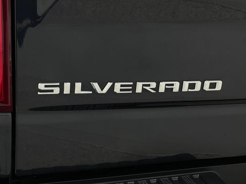 Used 2022 Chevrolet Silverado 1500 High Country w/ High Country Premium Package AWD/4WD image 39