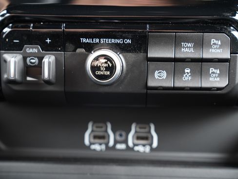 New 2026 RAM 2500 Big Horn AWD/4WD image 30