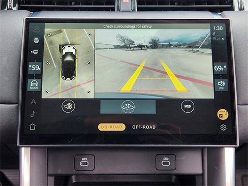 Used 2025 Land Rover Discovery Sport S image 17