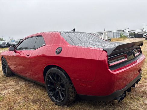 Used 2016 Dodge Challenger SRT Hellcat RWD image 4