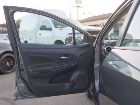 Used 2021 Nissan Versa SV image 11