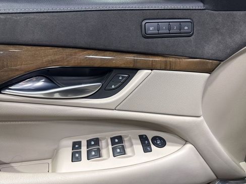 Used 2019 Cadillac Escalade Premium Luxury image 39