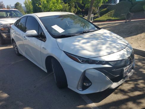 Used 2020 Toyota Prius Prime Limited FWD image 1