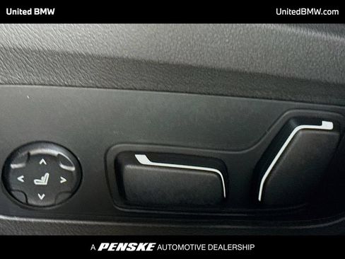 Used 2026 BMW 330i Sedan w/ M Sport Package RWD image 4