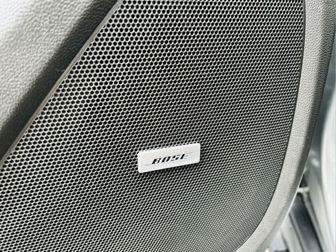 Used 2023 Chevrolet Traverse RS image 36