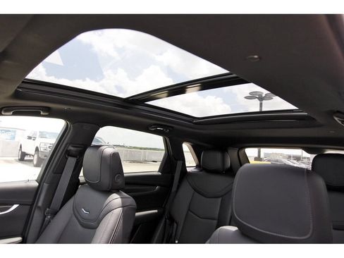 New 2026 Cadillac XT5 Sportv w/ LPO, Onyx Lite Package AWD/4WD image 23