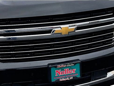Used 2024 Chevrolet Suburban LT image 27