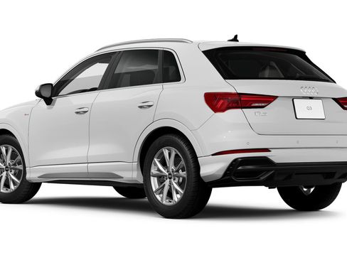 Certified 2022 Audi Q3 2.0T Premium Plus AWD/4WD image 2