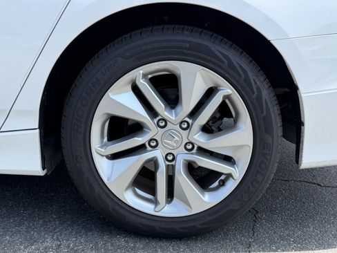 Used 2020 Honda Accord LX image 9