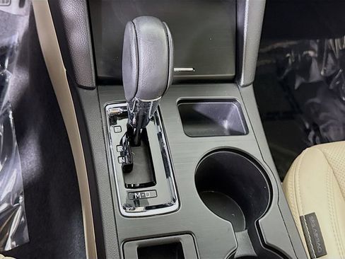 Used 2019 Subaru Outback 2.5i Limited AWD/4WD image 10