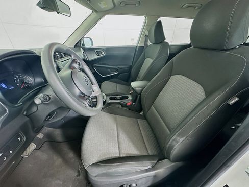 Used 2021 Kia Soul S FWD image 13