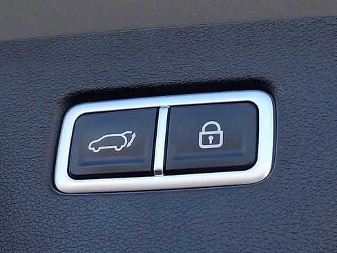 Certified 2023 Kia Sorento SX Prestige image 30