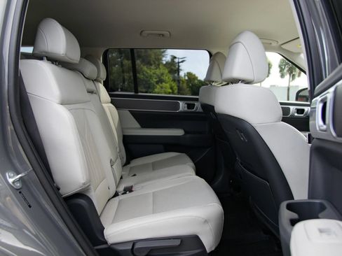 Used 2025 Hyundai Santa Fe SEL FWD image 29