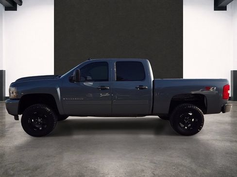 Used 2008 Chevrolet Silverado 1500 LT w/ Suspension Package, Off-Road AWD/4WD image 2