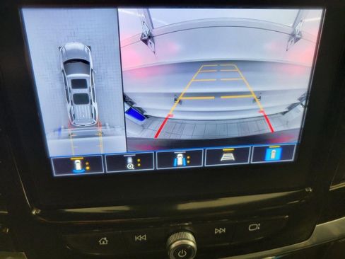 Used 2023 Chevrolet Traverse LT w/ LT Premium Package image 16