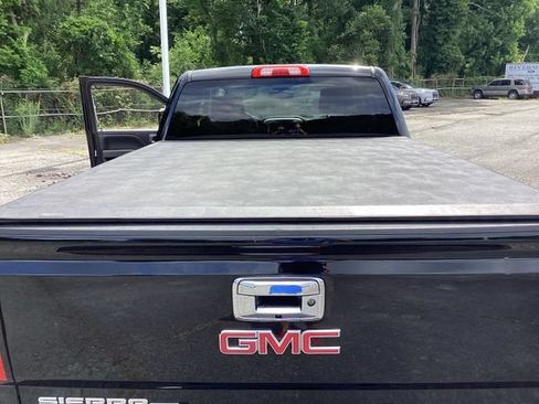 Used 2019 GMC Sierra 1500 SLE w/ Black Pack AWD/4WD image 19