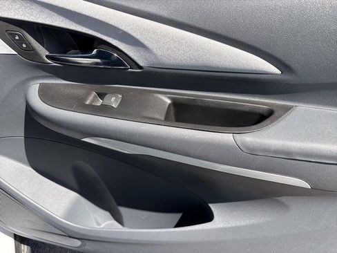 Used 2017 Chevrolet Bolt LT image 40