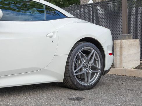 Used 2016 Ferrari California T RWD image 55