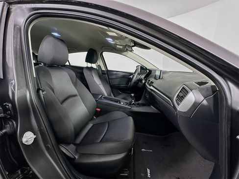 Used 2018 MAZDA MAZDA3 Sport image 26