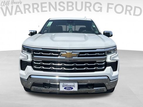 Used 2024 Chevrolet Silverado 1500 LTZ AWD/4WD image 2