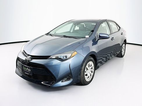 Used 2019 Toyota Corolla LE image 3