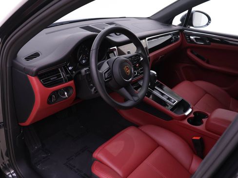 Used 2026 Porsche Macan AWD/4WD image 4