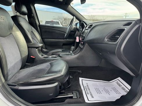 Used 2013 Chrysler 200 Limited w/ Sun/Sound Group image 27