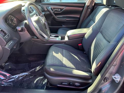 Used 2017 Nissan Altima 2.5 SV image 13