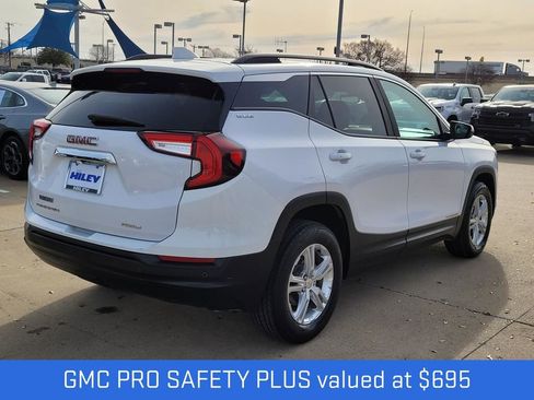 Used 2022 GMC Terrain SLE w/ Driver Convenience Package image 4