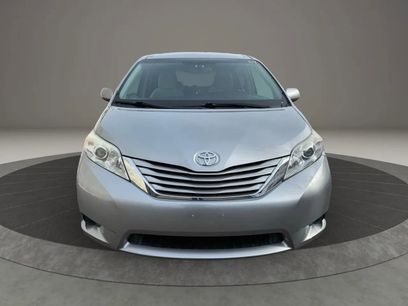 Used 2017 Toyota Sienna LE