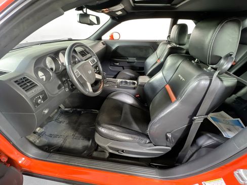 Used 2009 Dodge Challenger SRT8 RWD image 19