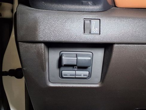 Used 2024 GMC Canyon AT4 image 14