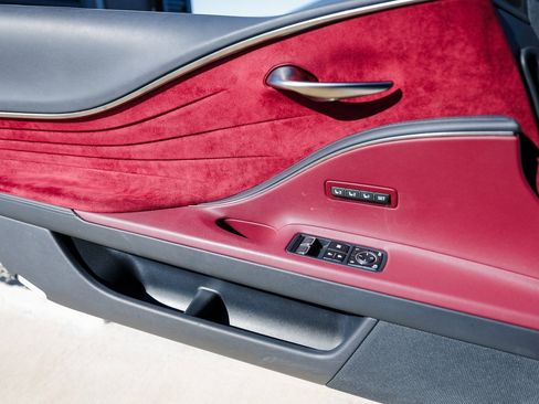 Used 2018 Lexus LC 500 Coupe image 24